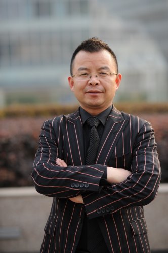 闵新闻老师