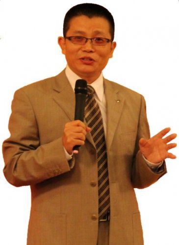 何逸舟老师