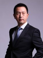 冯泓铭