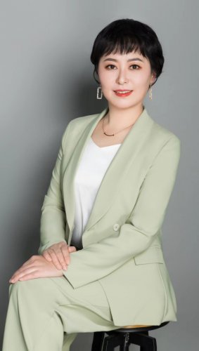 严春美老师