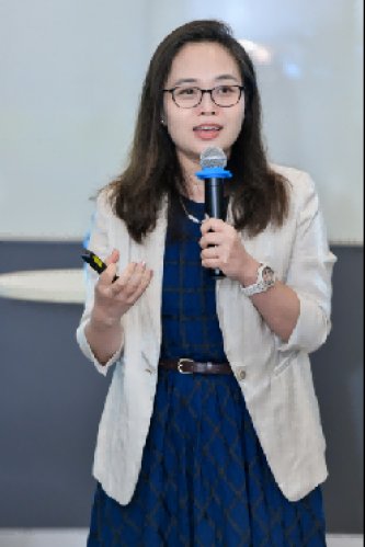 梁展红老师